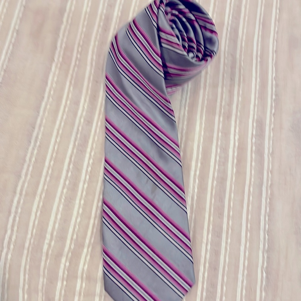 Men’s tie. Stafford. Grey and pink